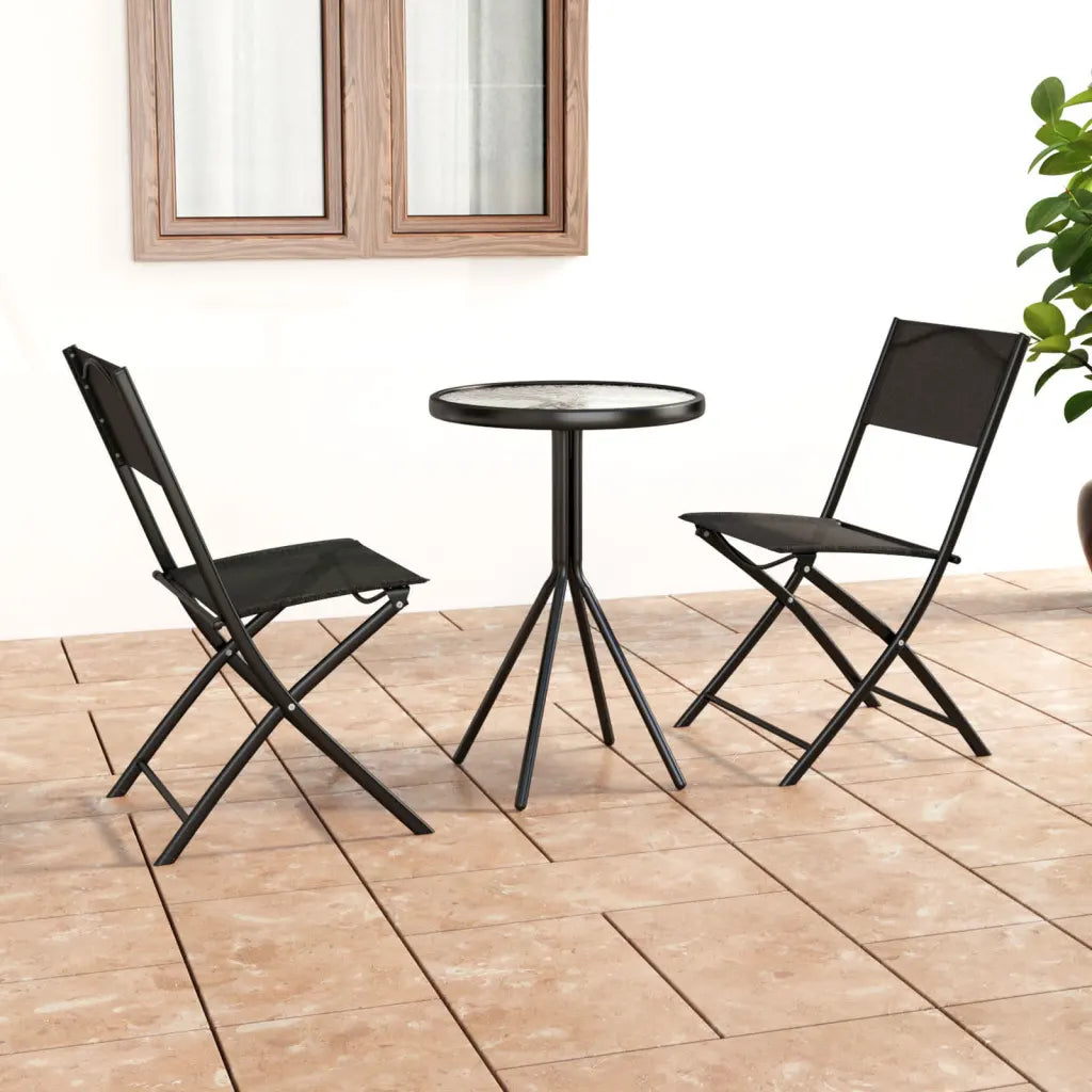 Ensemble bistrot noir en solde sur balcon moderne.