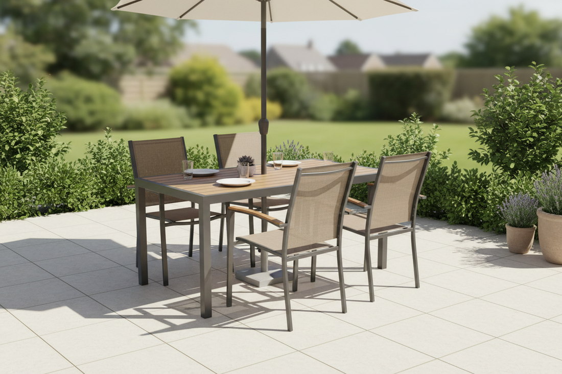 Salon de jardin pas cher de qualité sur une terrasse avec bon rapport qualité-prix