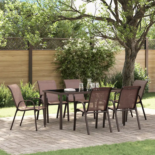 Lot de 6 chaises de jardin empilables marron en Textilène autour d'une table sur terrasse ombragée