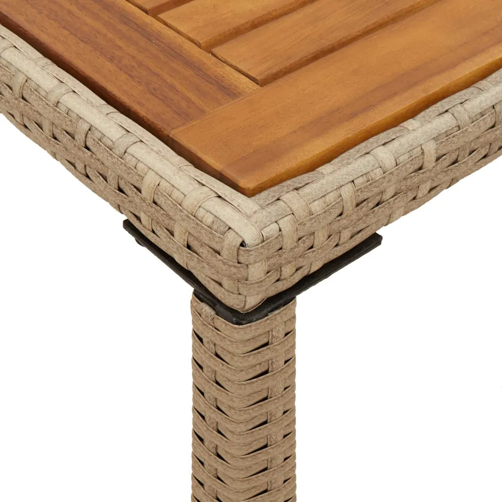 Détail plateau bois acacia massif finition huilée table jardin beige