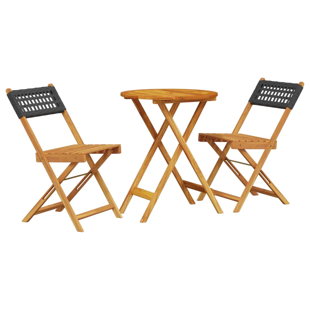 Deux chaise et une table en bois massif.