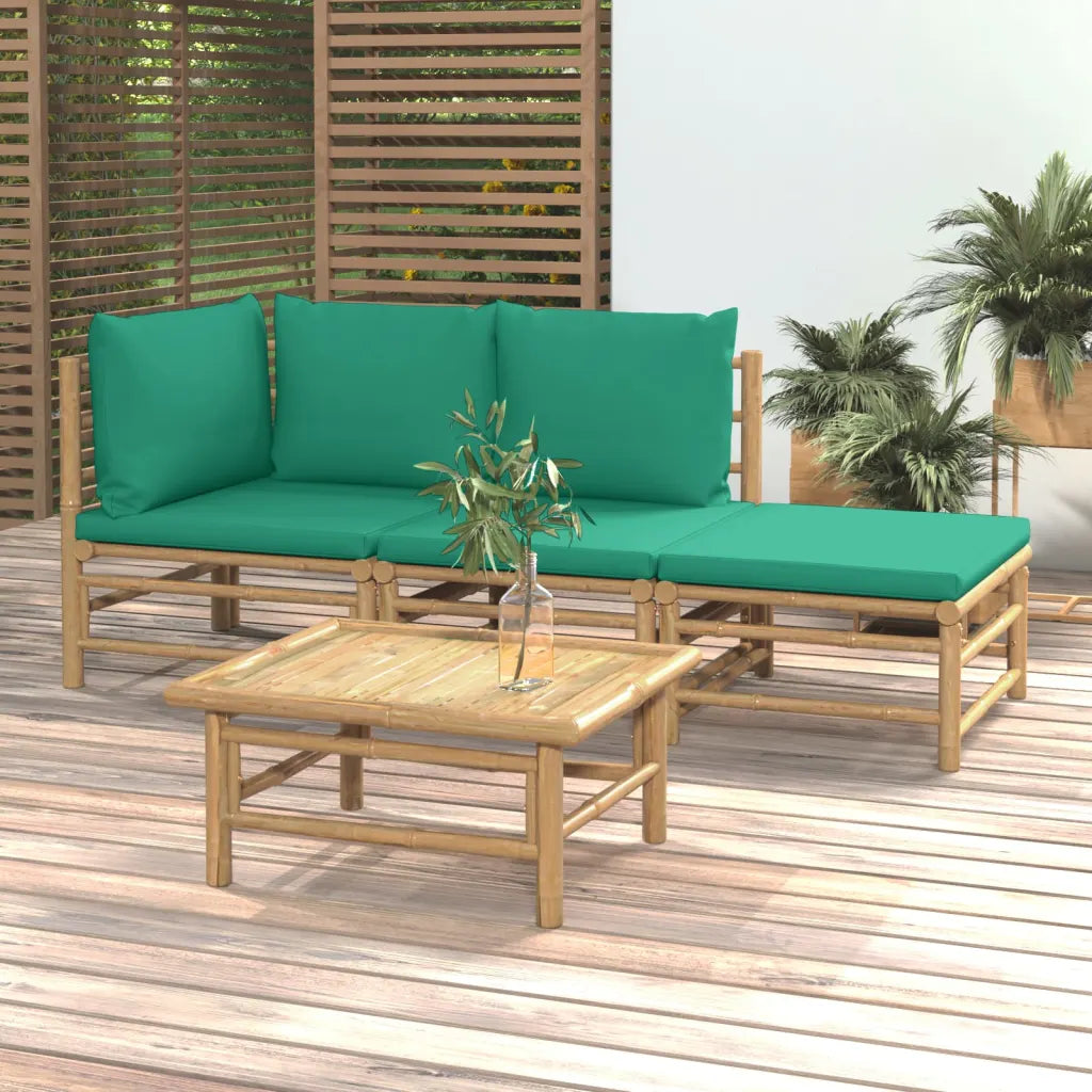 Un Salon de Jardin en Bambou confortable et joli avec ses coussins vert.