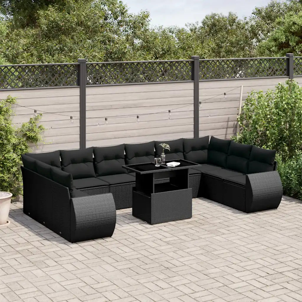 présentation lifestyle du salon noir installé sur une terrasse boisée