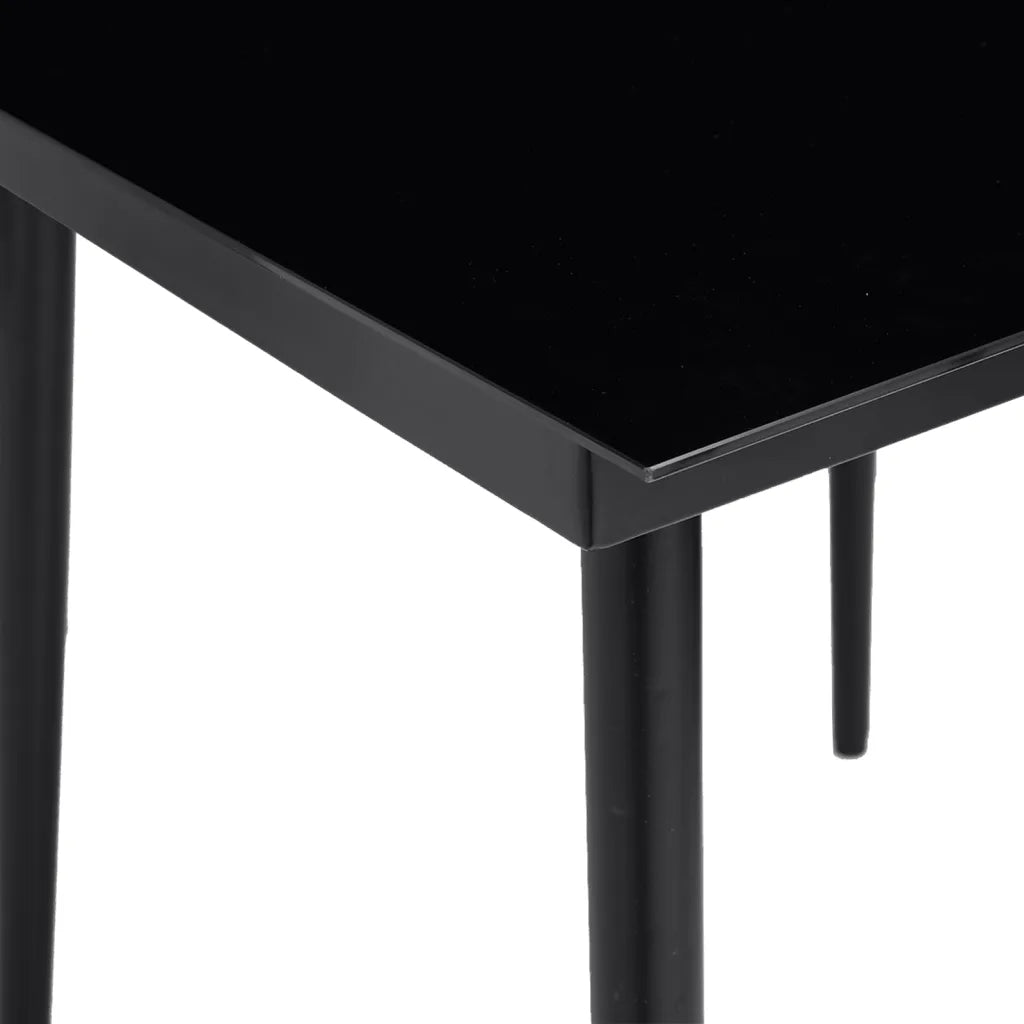 détail de la structure en acier thermolaqué noire de la table