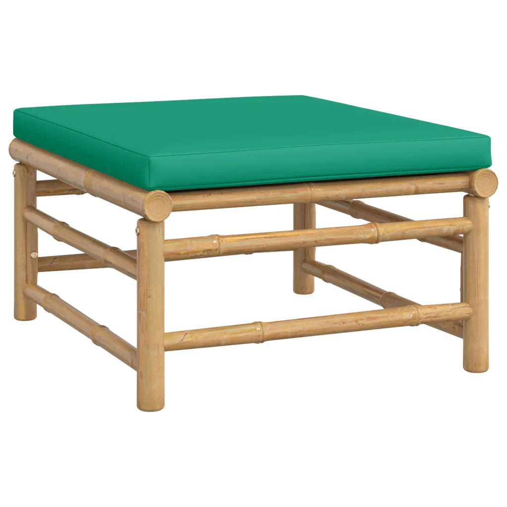 Un Salon de Jardin en Bambou confortable et joli avec ses coussins vert.
